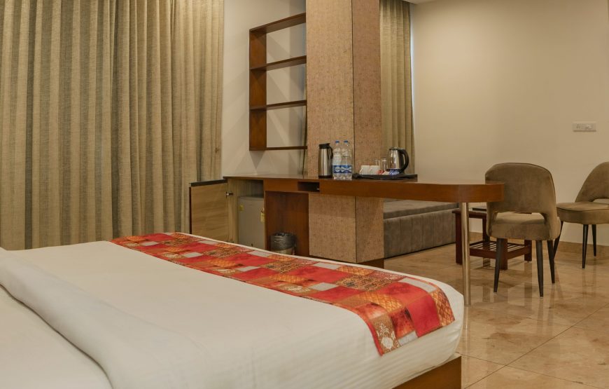 King Studio with Sofa Bed